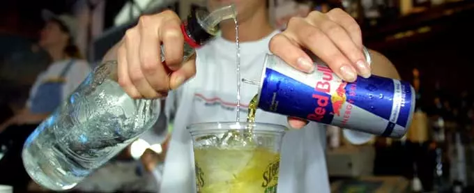 банка с энергетиком