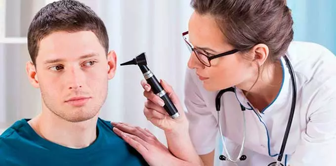 К какому специалисту нужно обращаться при шумах отоларинголог