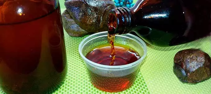 Народные рецепты прополиса для нормализации АД домашняя прополисная настойка