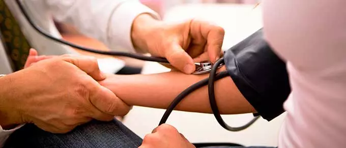 Медикаментозное воздействие средства на давление и сердечно-сосудистую систему артериальное давление